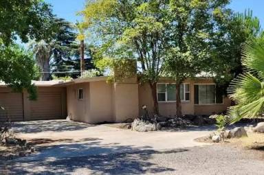 Main picture of 5562 E Ashcroft Ave