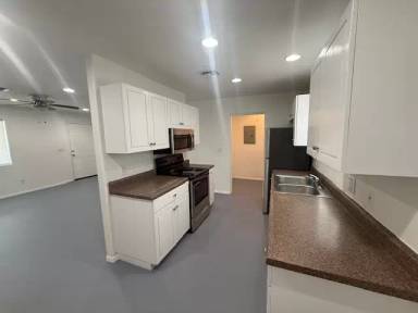 Main picture of 1430 S New St