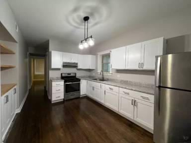 Main picture of 4044 S Richmond St