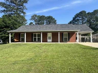 Main picture of 76 Lee Road 324