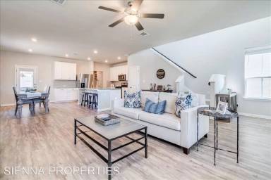 Main picture of 787 Lone Peak St