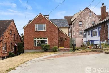 Main picture of 1225 Gregory Way