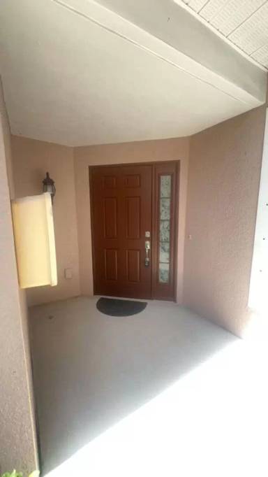 Main picture of 2066 Carriage Ln