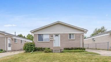 Main picture of 23045 Almond Ave