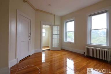 Main picture of 1477 Beacon St