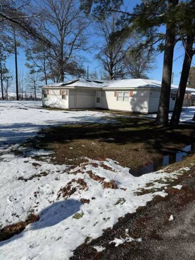 Main picture of 384 Bevill Ave