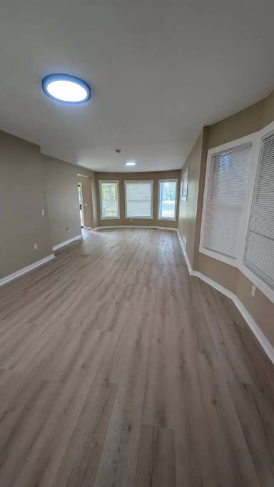 Main picture of 1181 W Euclid St