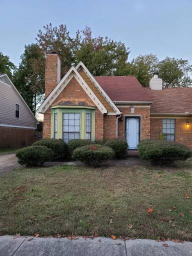 Main picture of 5856 Jardin Pl