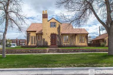 Main picture of 901 Saint Cloud St