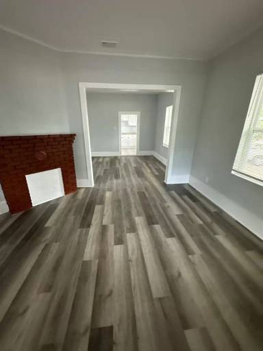 Main picture of 1002 W 8th St