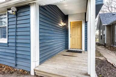 Main picture of 2040 N Park Ave