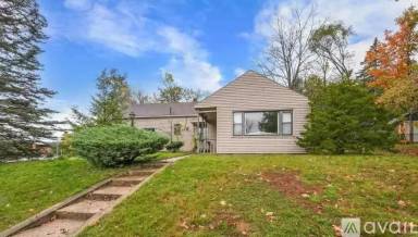 Main picture of 417 Evart St