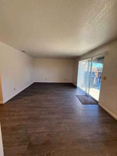 Main picture of 3241 Radcliff Way
