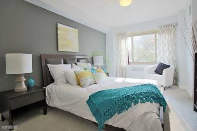 Main picture of 1350-60 Lake Shore Drive Apartments