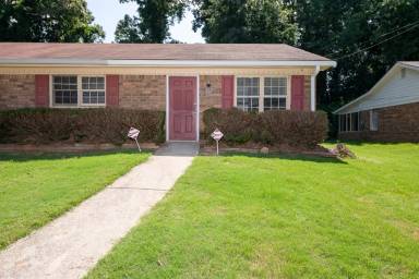 Main picture of 469 Southern Way