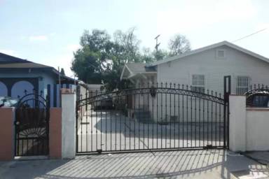 Main picture of 232 W 86th Pl