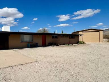 Main picture of 4405 S Perlita Rd