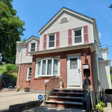 Main picture of 72 Leroy Ave