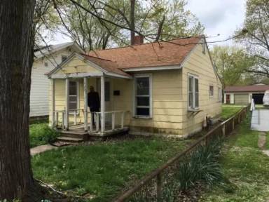 Main picture of 1220 S Cherry St