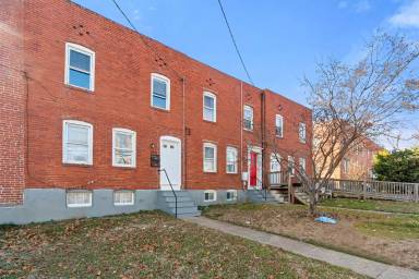 Main picture of 2994 Sollers Point Rd