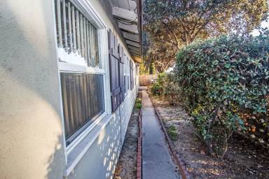 Main picture of 5900 Woodland St