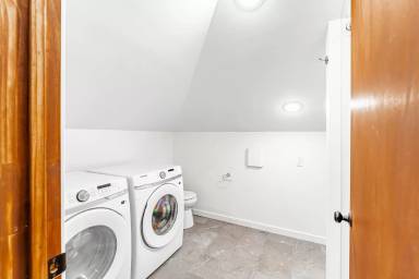 Main picture of 496 Dorsey Ave