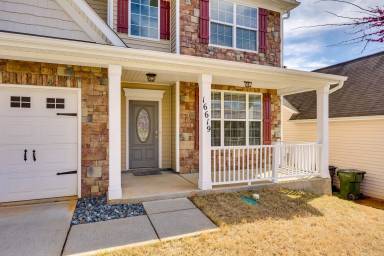 Main picture of 16619 Broadwing Pl
