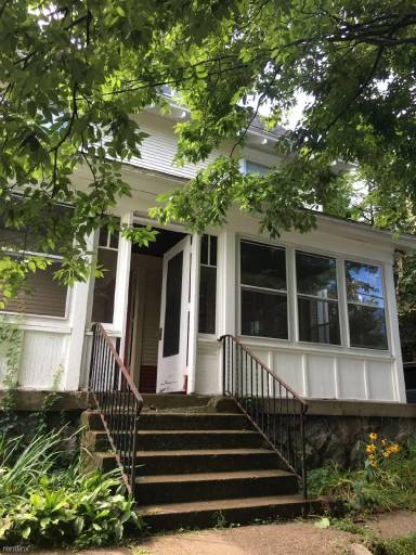 Main picture of 1302 Hope St SE