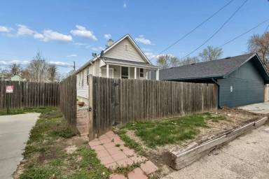 Main picture of 1233 1/2 S 14th St