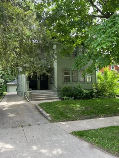 Main picture of 124 S Gardiner Ave