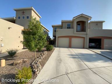 Main picture of 7415 Tangerine Ct NE