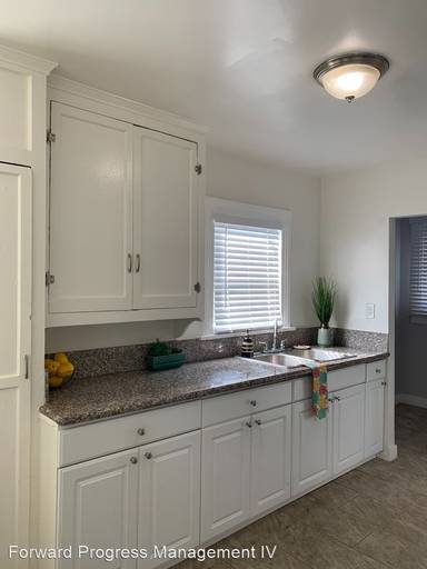 Main picture of 1021 N Mariposa Ave