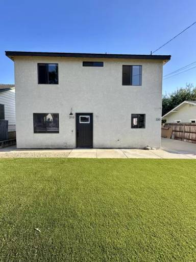 Main picture of 310 W Simpson St