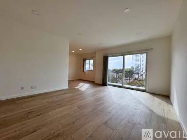 Main picture of 2721 2nd St