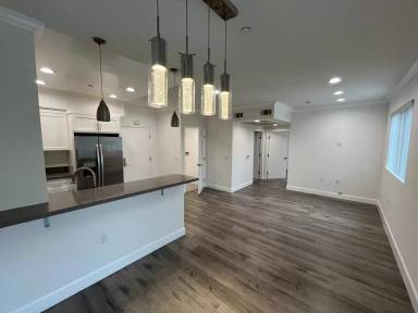 Main picture of 14915 Roscoe Blvd