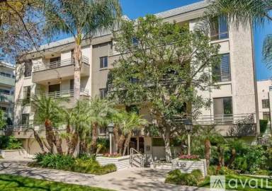 Main picture of 450 N Oakhurst Dr