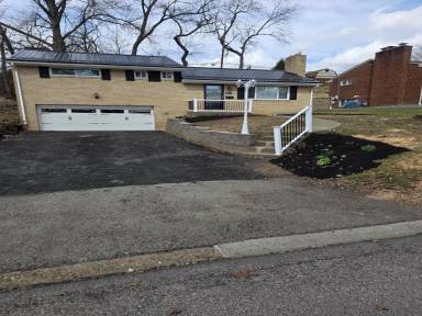 Main picture of 5052 Azalea Dr