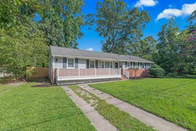 Main picture of 5 Fairway Ln