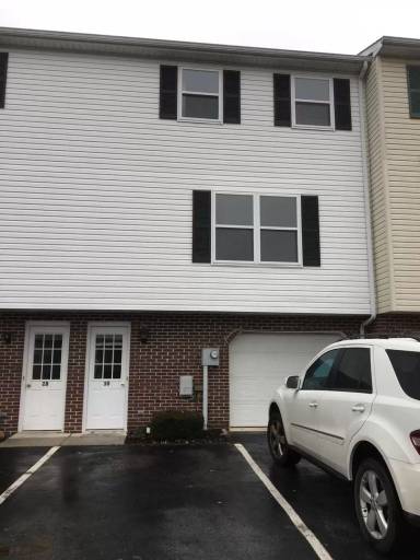 Main picture of 22 Pine Dr