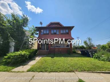 Main picture of 2812 E 117th St