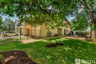 Main picture of 2608 E 6th St