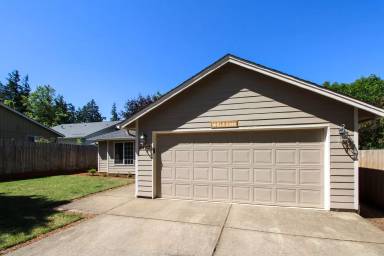 Main picture of 3882 Lone Oak Rd SE