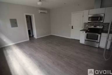 Main picture of 412 S Lake St