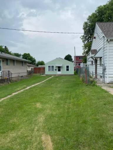Main picture of 2049 N Gale Ave