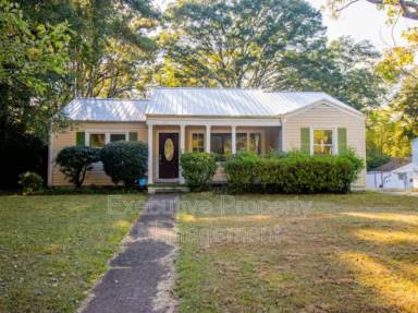 Main picture of 912 Meadowbrook Dr