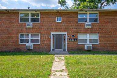 Main picture of 301 South Napoleon Avenue - C