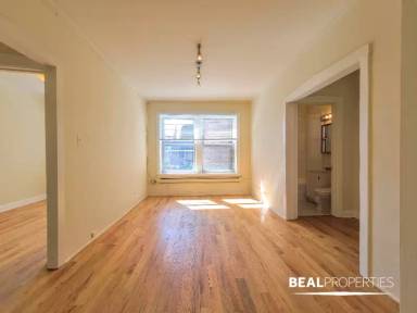 Main picture of 511 W Melrose St