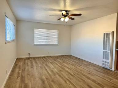 Main picture of 1010 W Iowa Ave