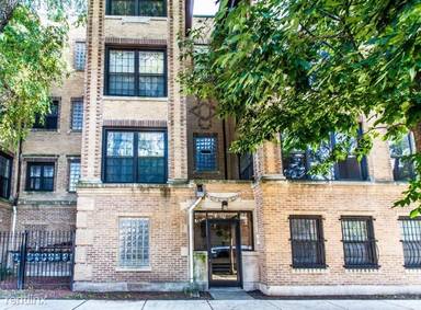 Main picture of 4209 S Michigan Ave