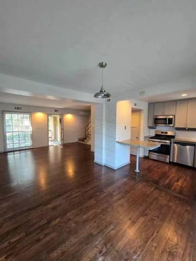 Main picture of 6015 Reiger Ave